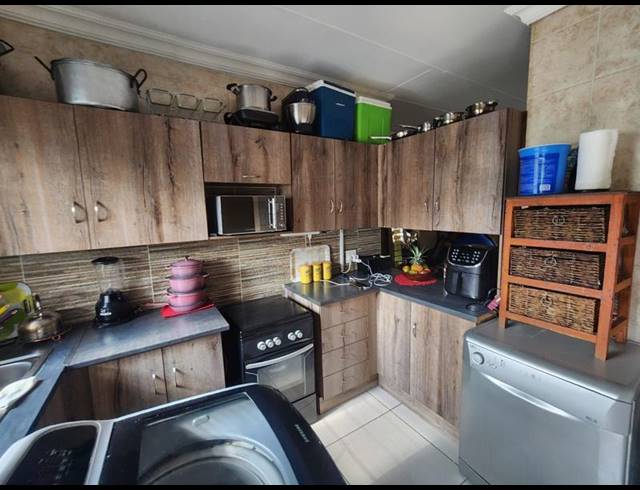 3 BEDROOM TOWNHOUSE FOR SALE IN ALBERANTE